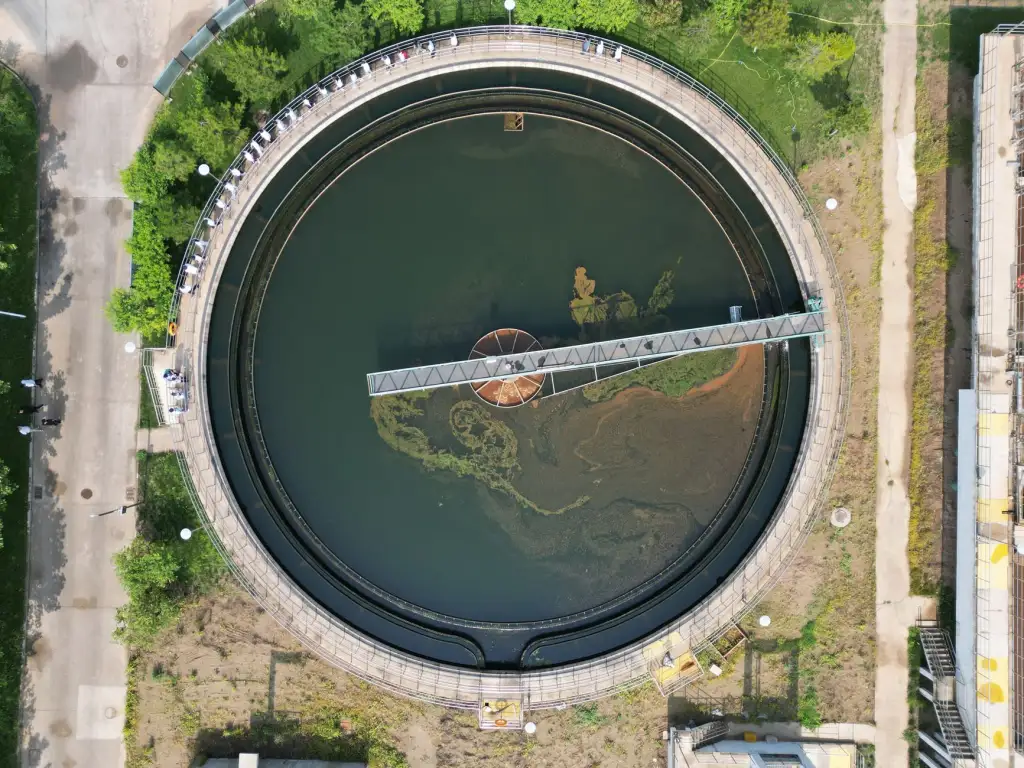 布水器在生物滤池中的配水均匀性影响及安装维护要点解析正文配图 1